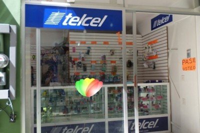 Roban en tienda de celulares 