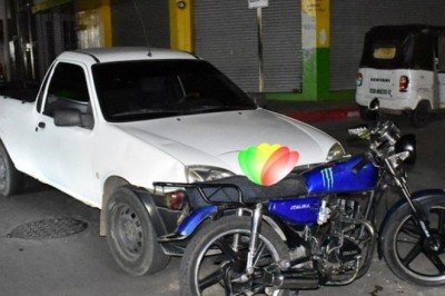 Carro Vs. moto: una mujer herida y daños materiales