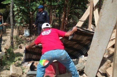 Se derrumba pared: un muerto y un herido