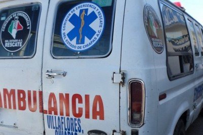 Alcantarilla abierta provoca accidente