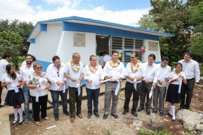 Inauguran aulas en Villaflores 