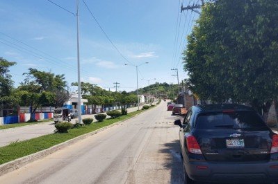 Piden arreglo de luminarias en Las Flores I