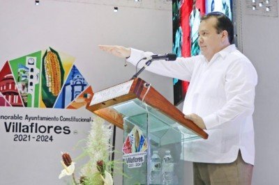 Mariano Rosales toma protesta como Presidente de Villaflores