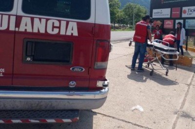 Motociclista arrollado y herido