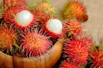 Semilla de rambután provoca muerte de niño