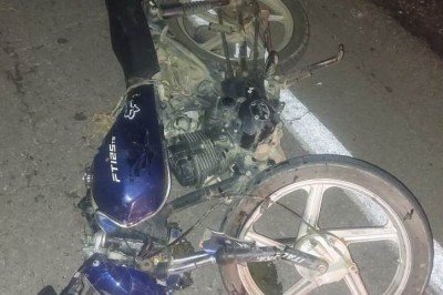 Motociclista descalabrado en derrapón