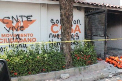 Vandalizan maestros oficinas de partidos políticos en Tuxtla